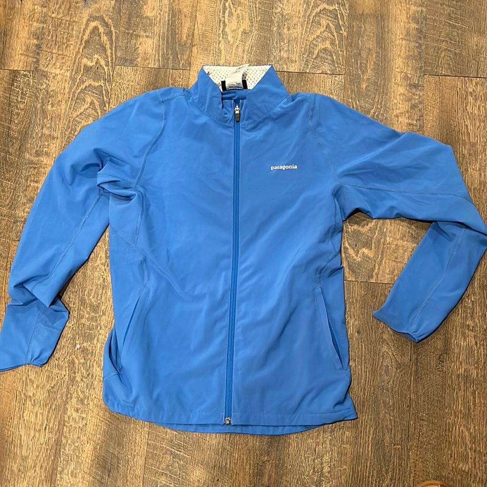 Patagonia size M, zippers intact, see photos